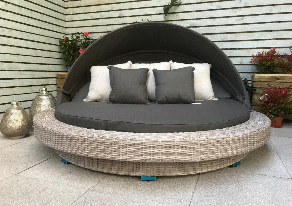 Large Round Daybed in Fine Grey wicker with Dark/Silver Grey Cushions